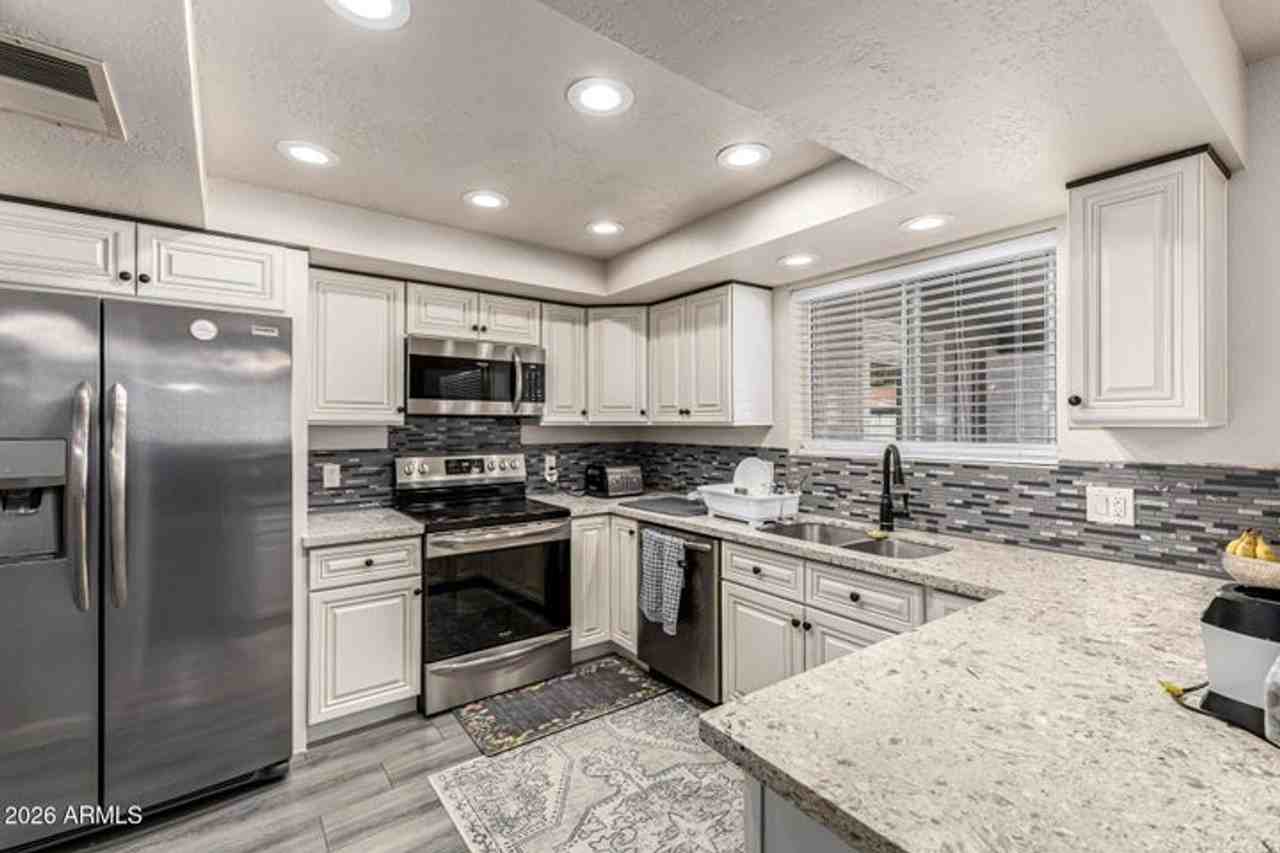 2502 E Malibu Dr - Photo 6 of 14