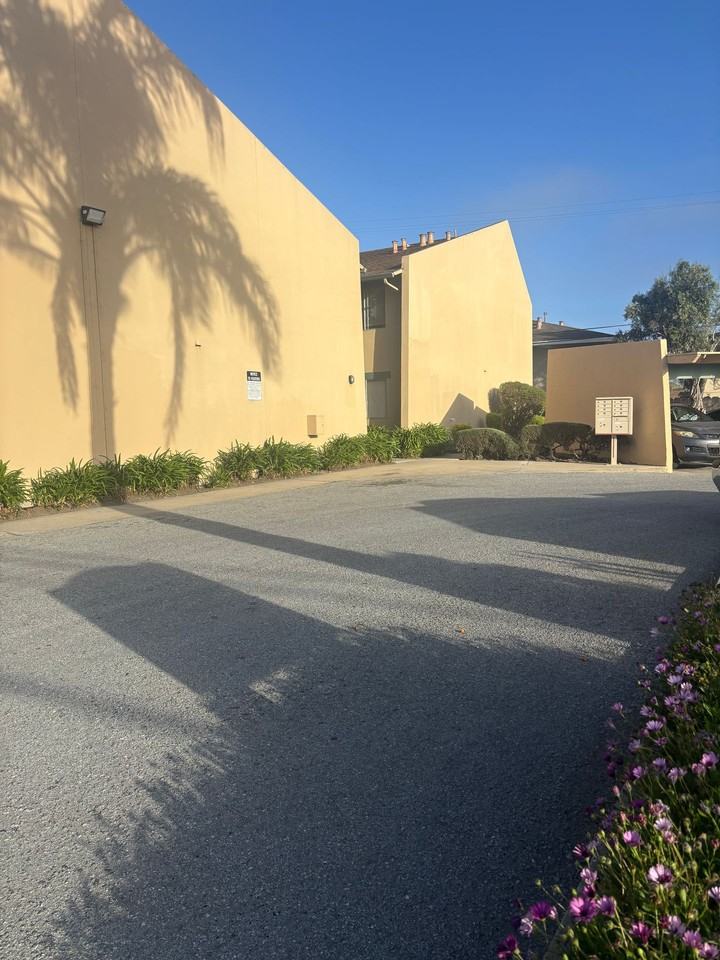 Archer Gardens Apartments - Photo 2 of 7