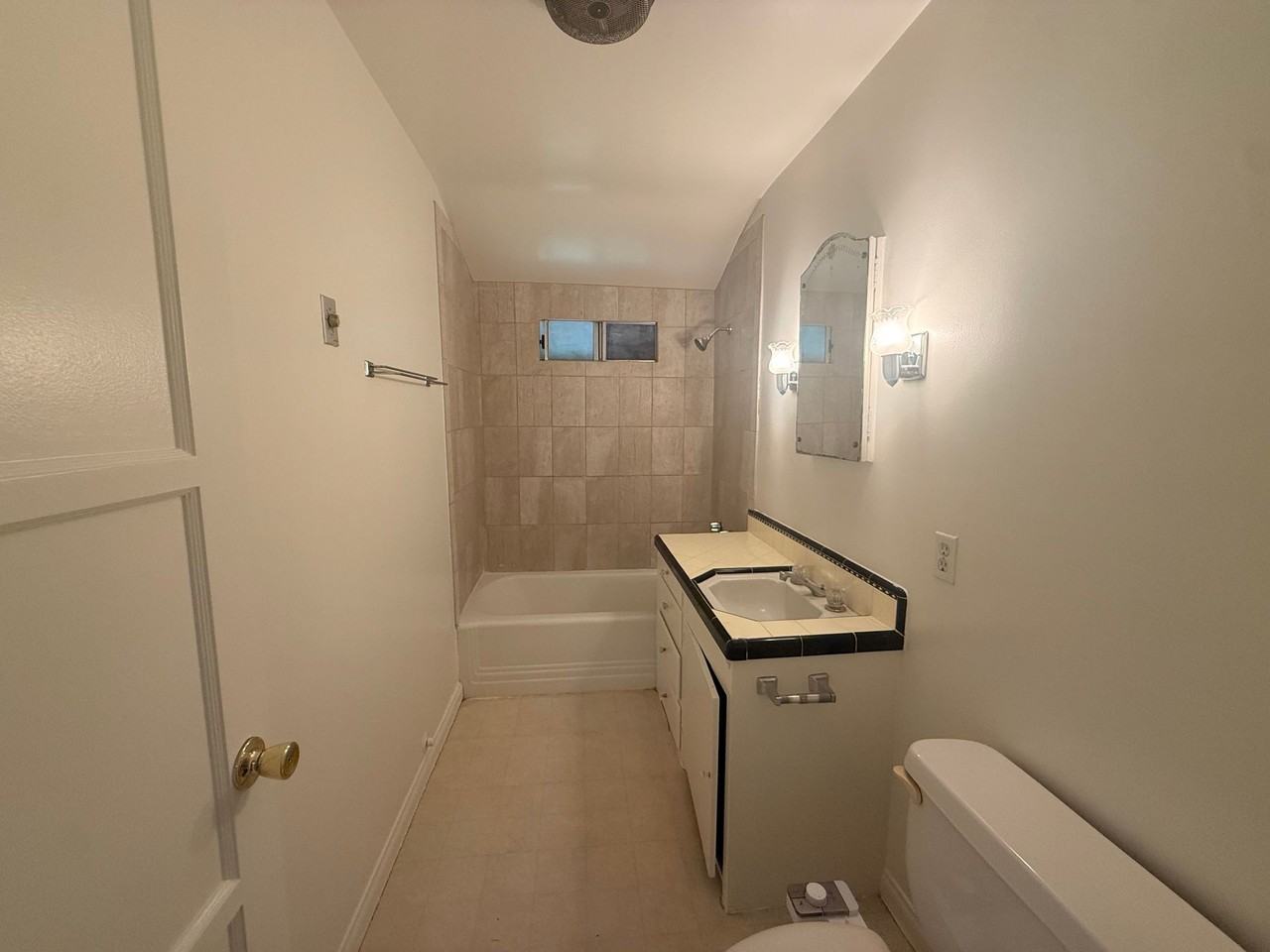 5137 Olivewood Ave - Photo 5 of 18