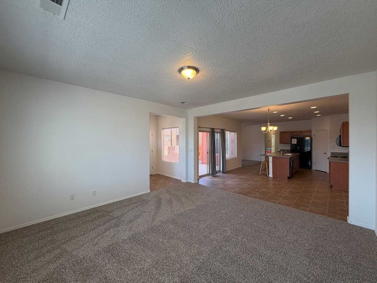 5691 University Blvd Se - Photo 6 of 39