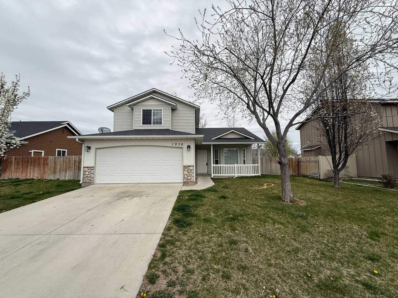 1936 W Crown Pointe Ave - Photo 7 of 8