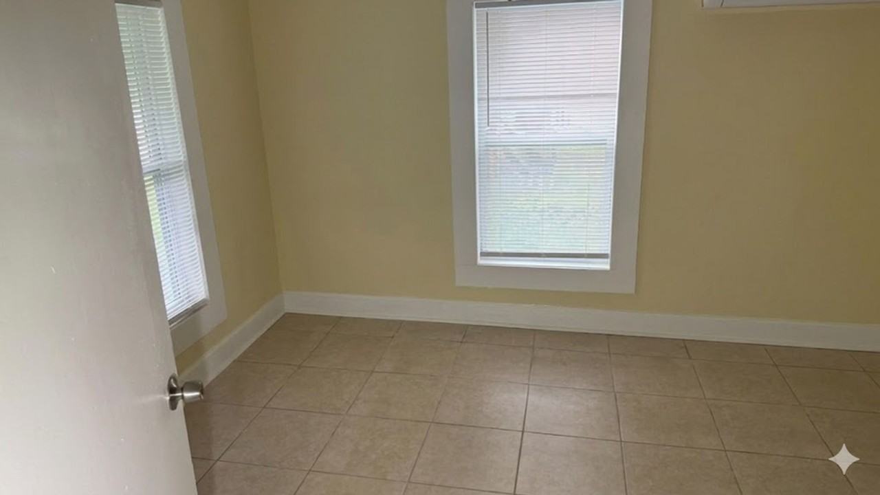 2408 Gordon St - Photo 4 of 11