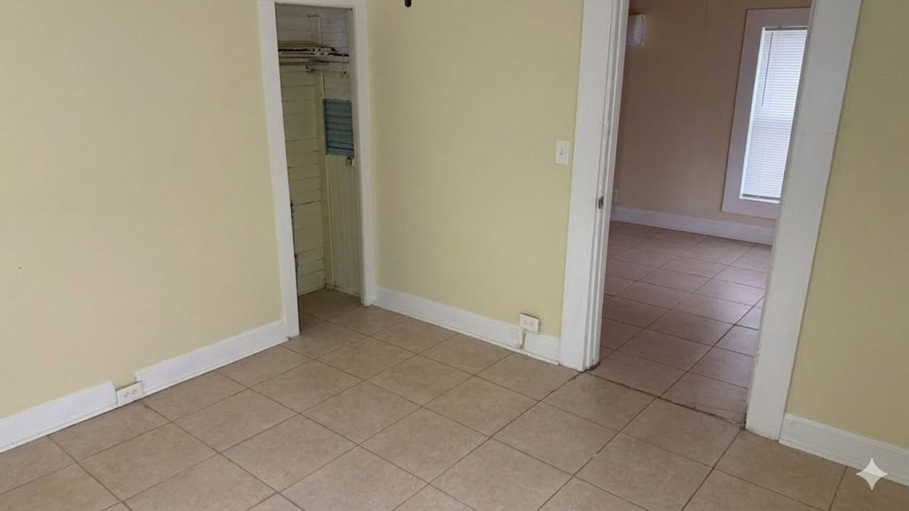 2408 Gordon St - Photo 7 of 11