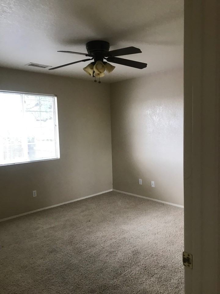 642 S 8th St #402 - Photo 6 of 8