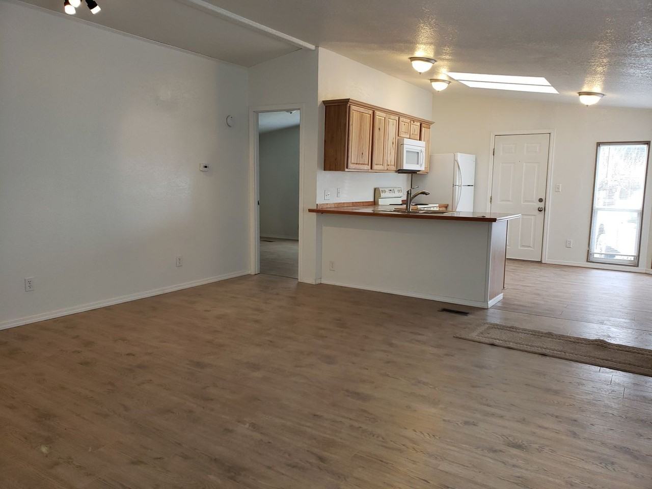 8946 N Neufeld Rd - Photo 5 of 17