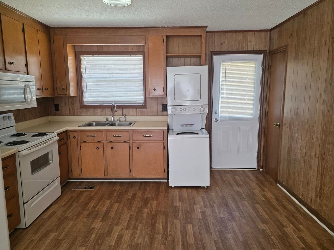 159 Hazeldale Ln - Photo 3 of 12