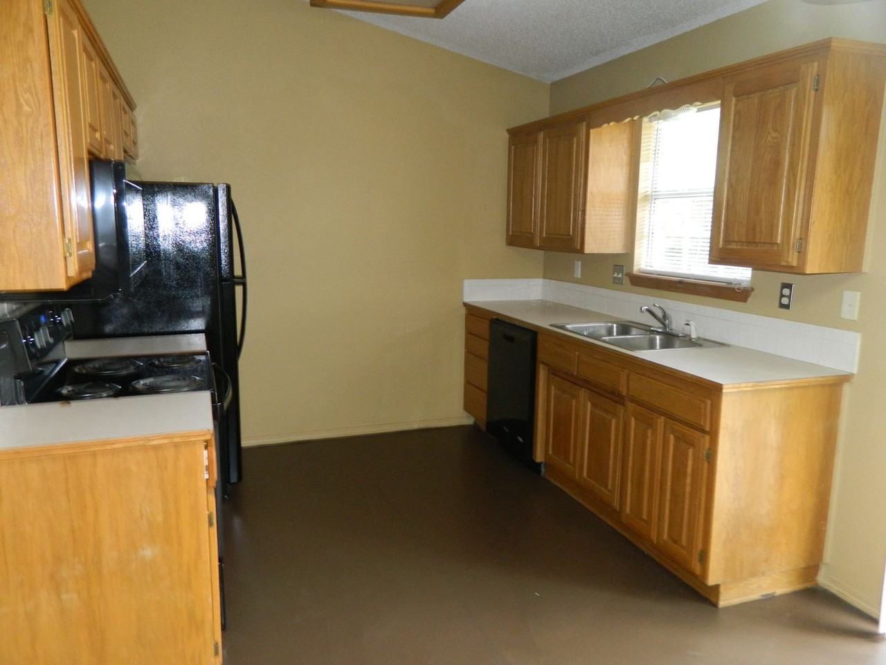 4246 W Patrick St - Photo 4 of 13