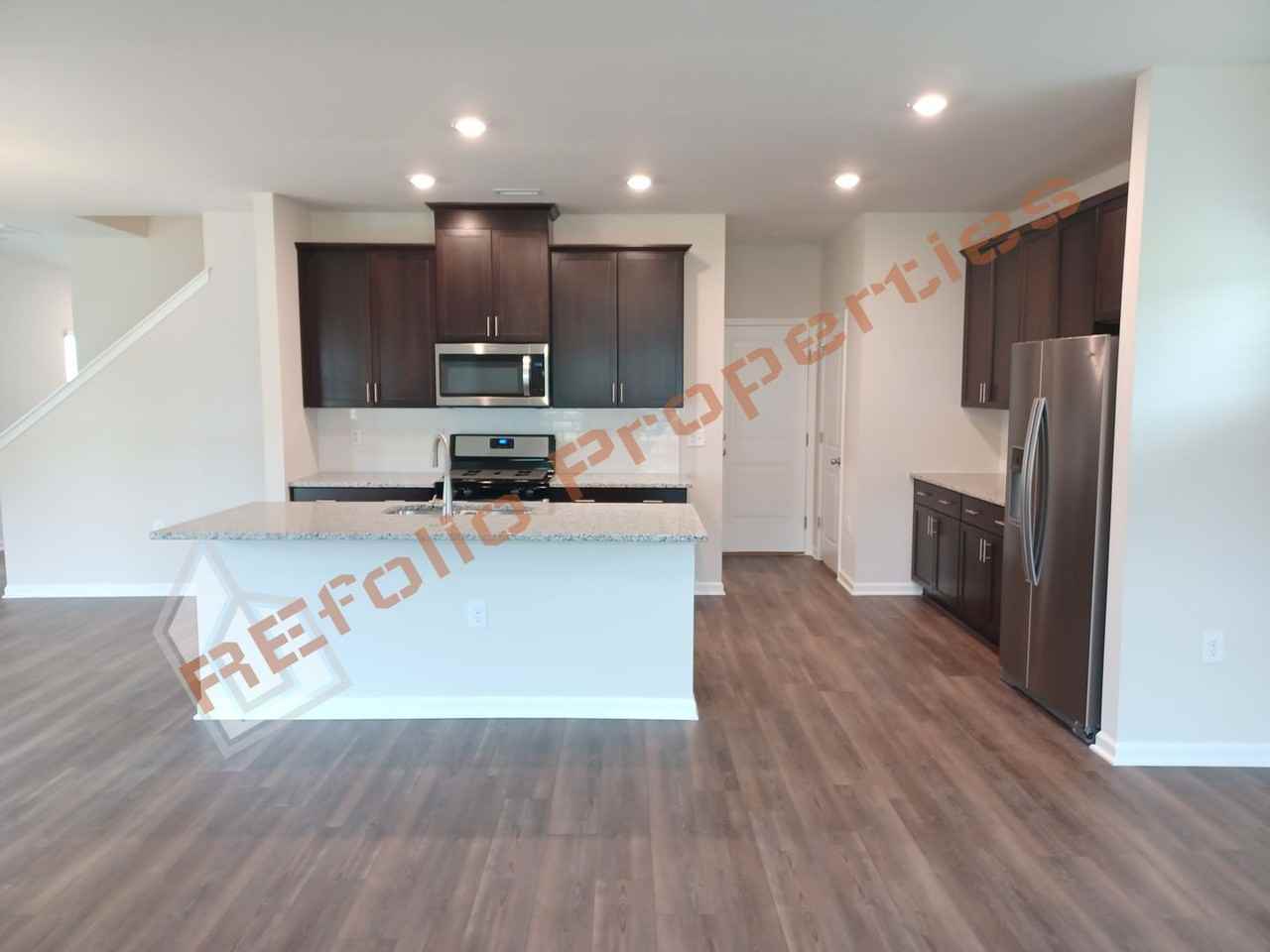 1006 Depot Dr - Photo 4 of 26