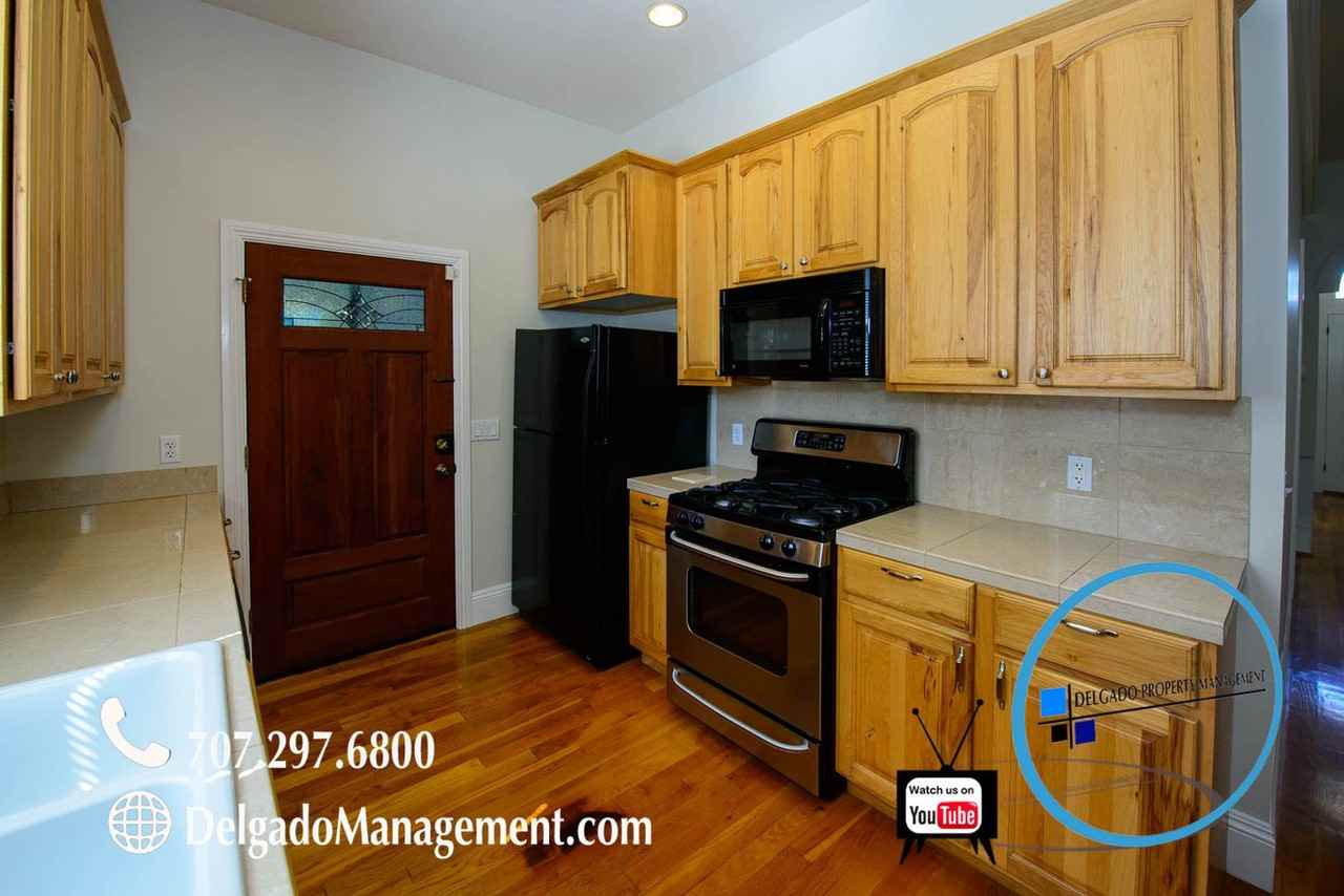 1017 Marin St - Photo 6 of 10