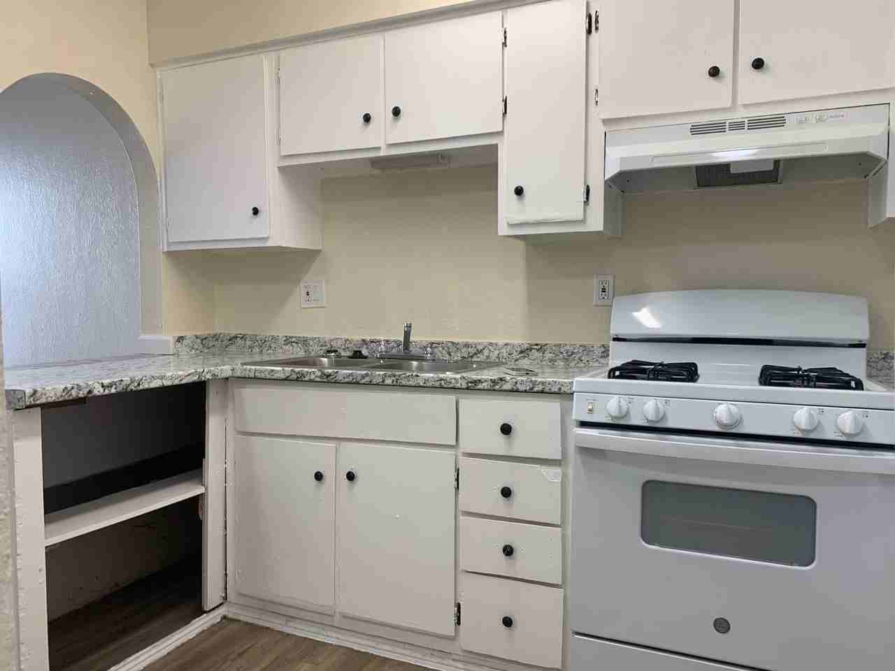 Modern Apartments with Great Amenities - Photo 2 of 13