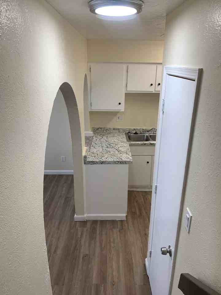 Modern Apartments with Great Amenities - Photo 3 of 13