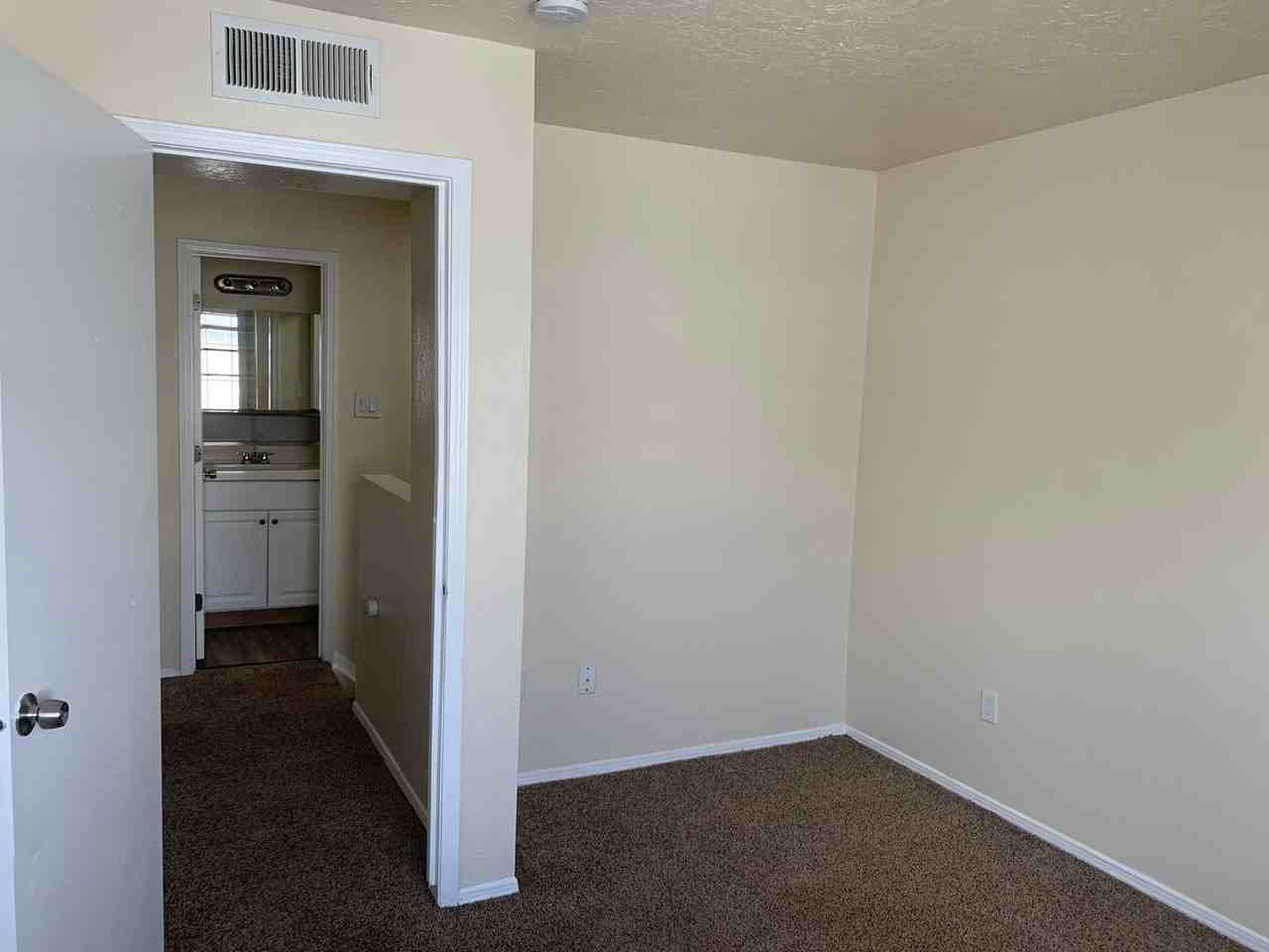 Modern Apartments with Great Amenities - Photo 7 of 13