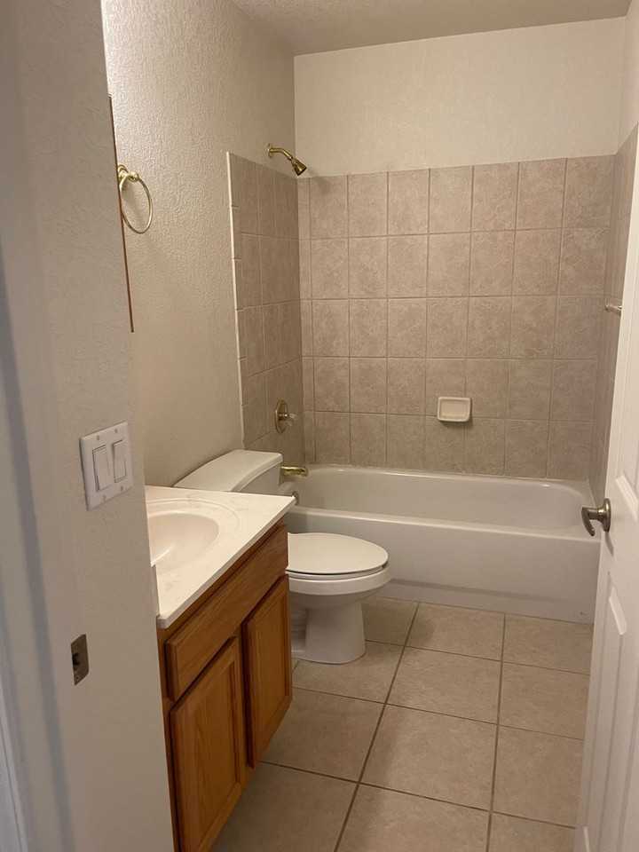 829 E Kathy Ct - Photo 7 of 14