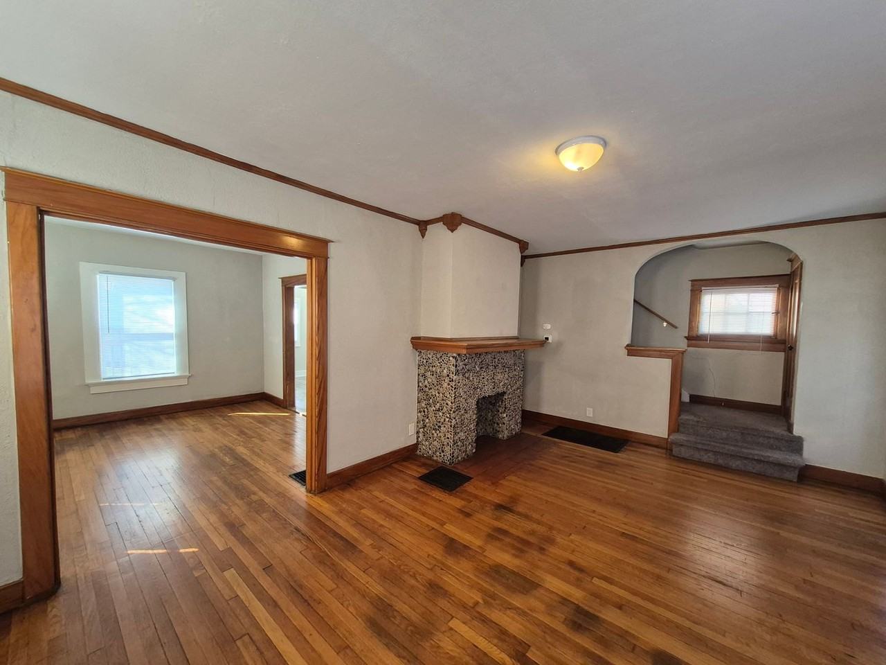 412 Knecht Dr - Photo 5 of 16