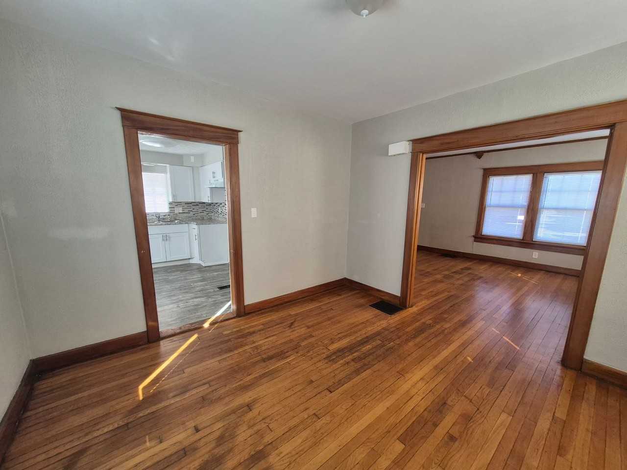 412 Knecht Dr - Photo 6 of 16