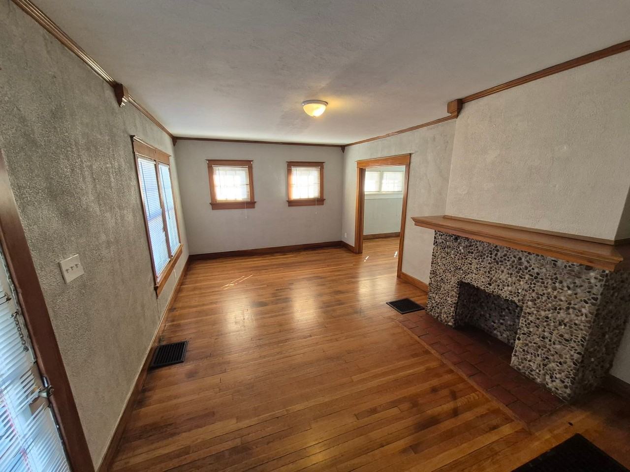 412 Knecht Dr - Photo 7 of 16