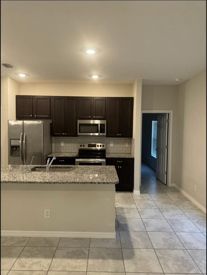 2640 Talleyrand Ave - Photo 4 of 13