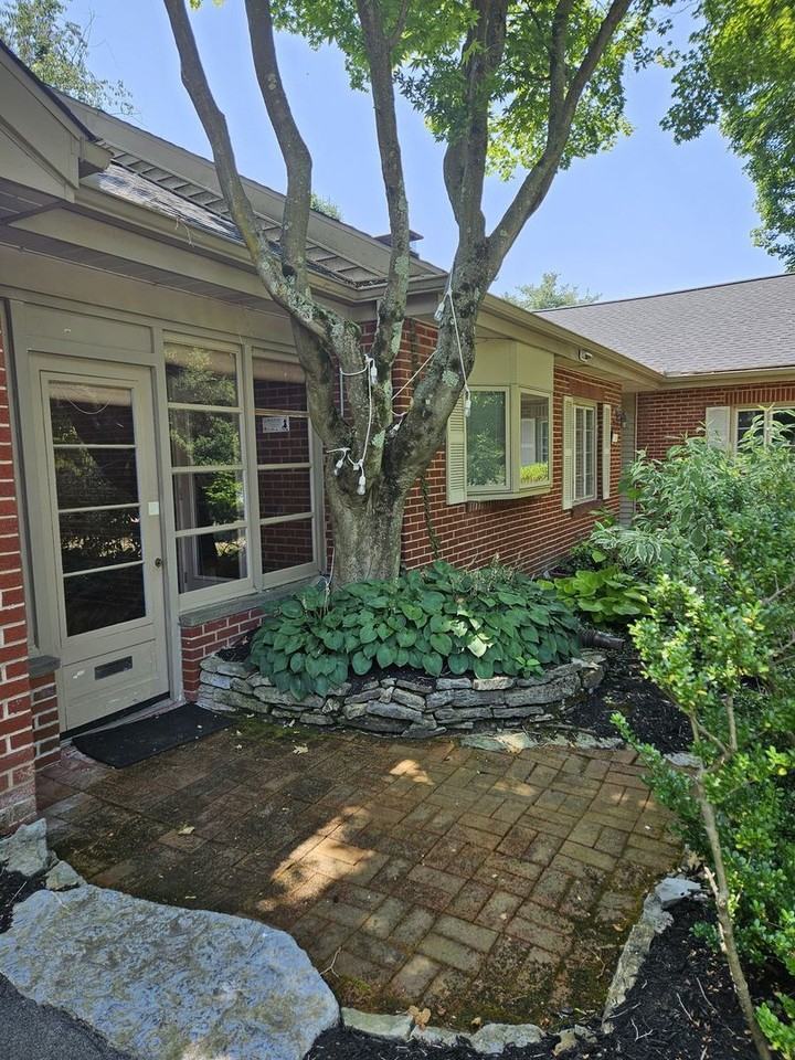 764 W Hamilton Ave - Photo 2 of 39