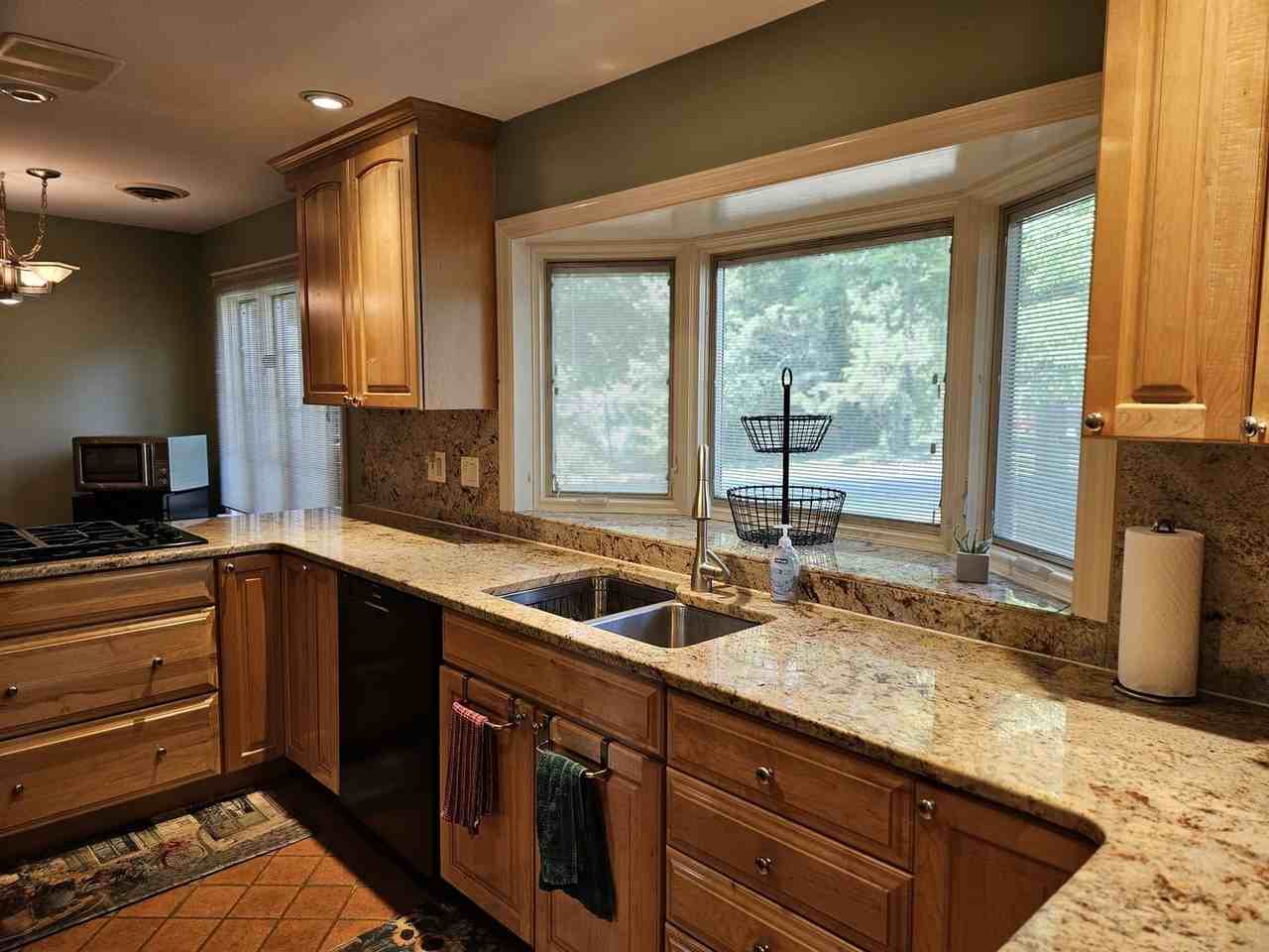 764 W Hamilton Ave - Photo 5 of 39