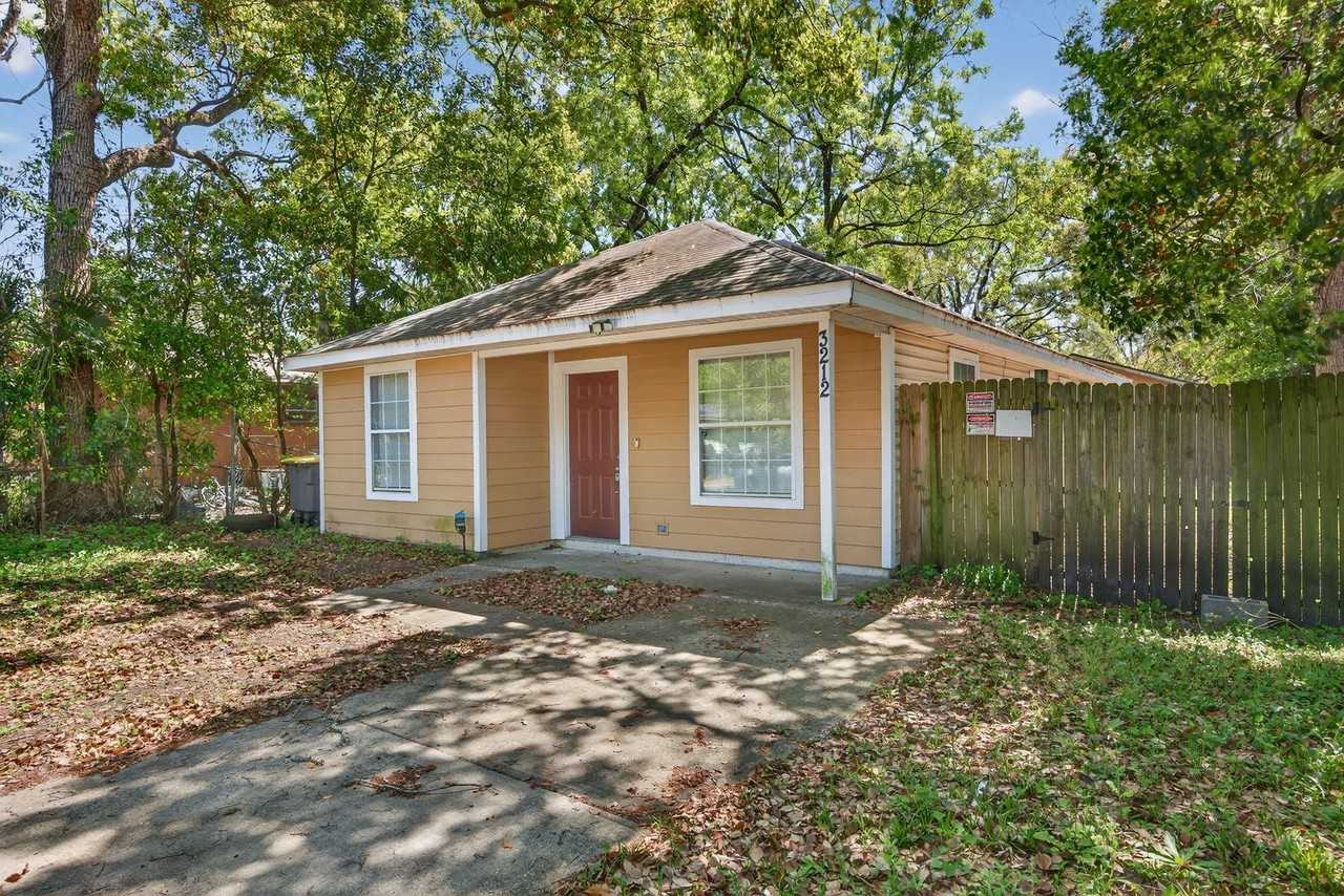 3212 Gilmore St - Photo 2 of 28