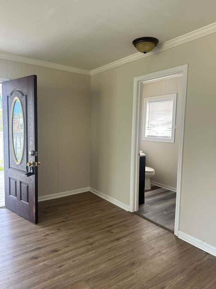 114 N Main St - Photo 7 of 17