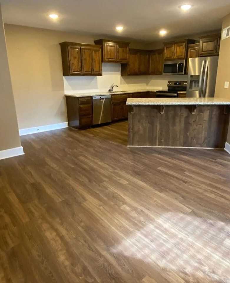 124 Ryan Ct - Photo 3 of 9