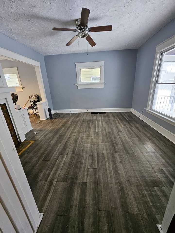 622 E 4th St - Photo 3 of 13