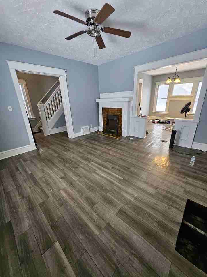 622 E 4th St - Photo 4 of 13