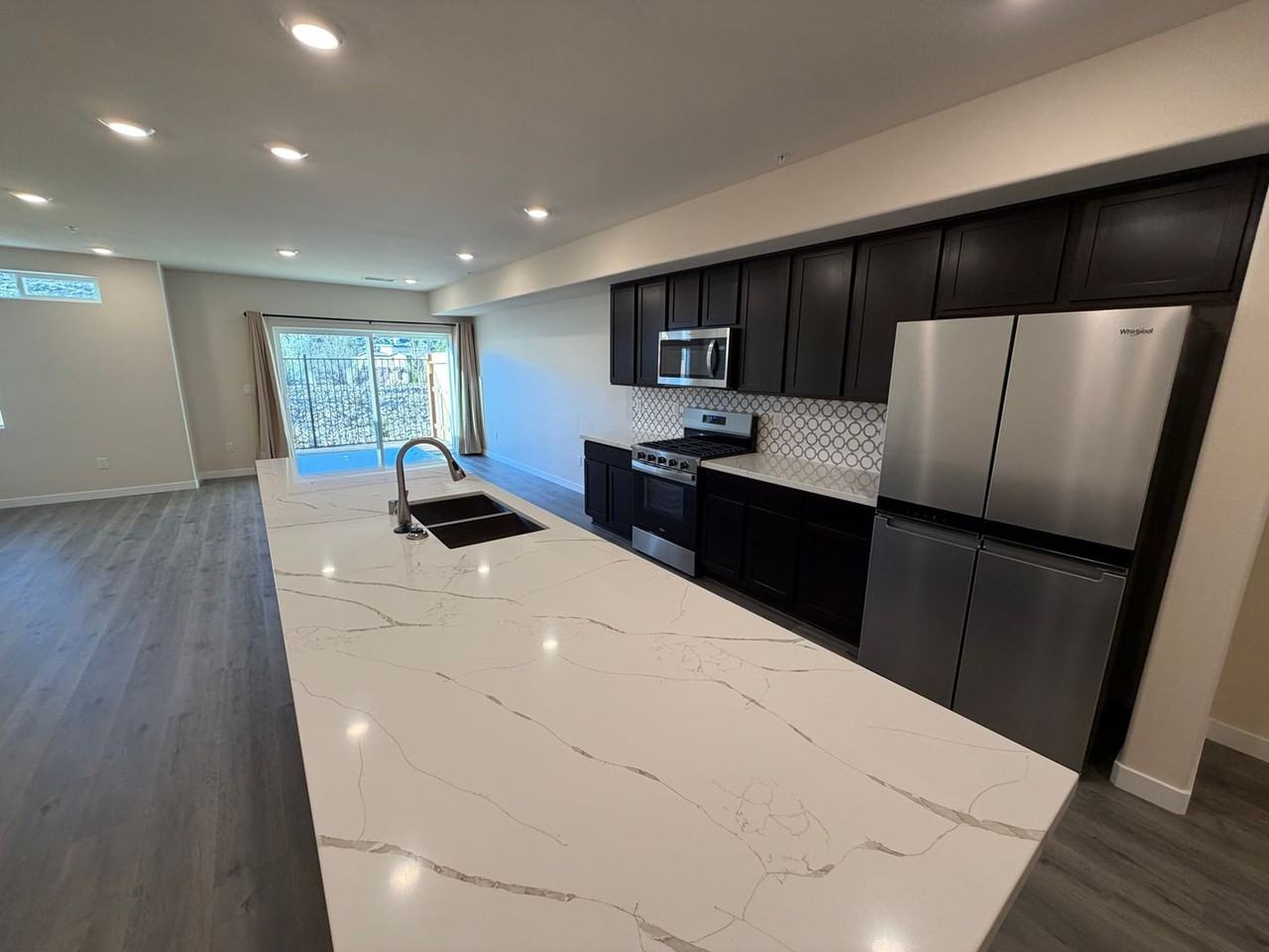 2415 Tecumseh Way - Photo 3 of 23