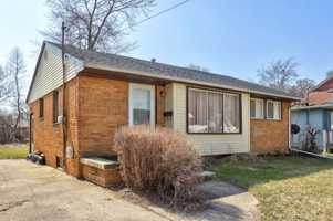featured image of 3328 Webber St