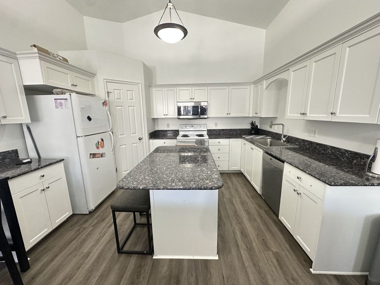 4207 N Pilgrims Cir - Photo 5 of 15