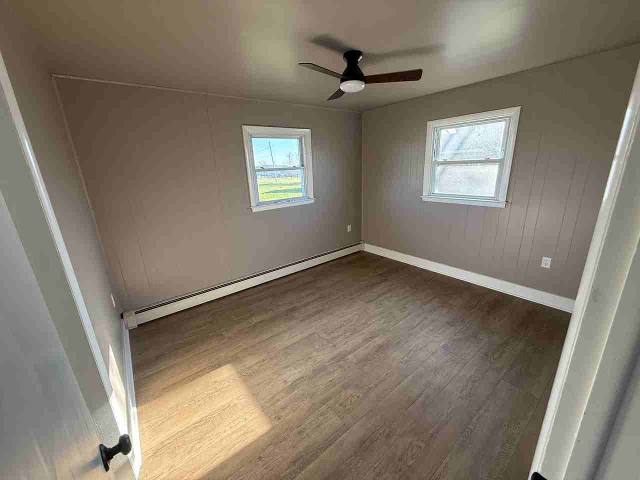 5869 Race Track Rd - Photo 4 of 10