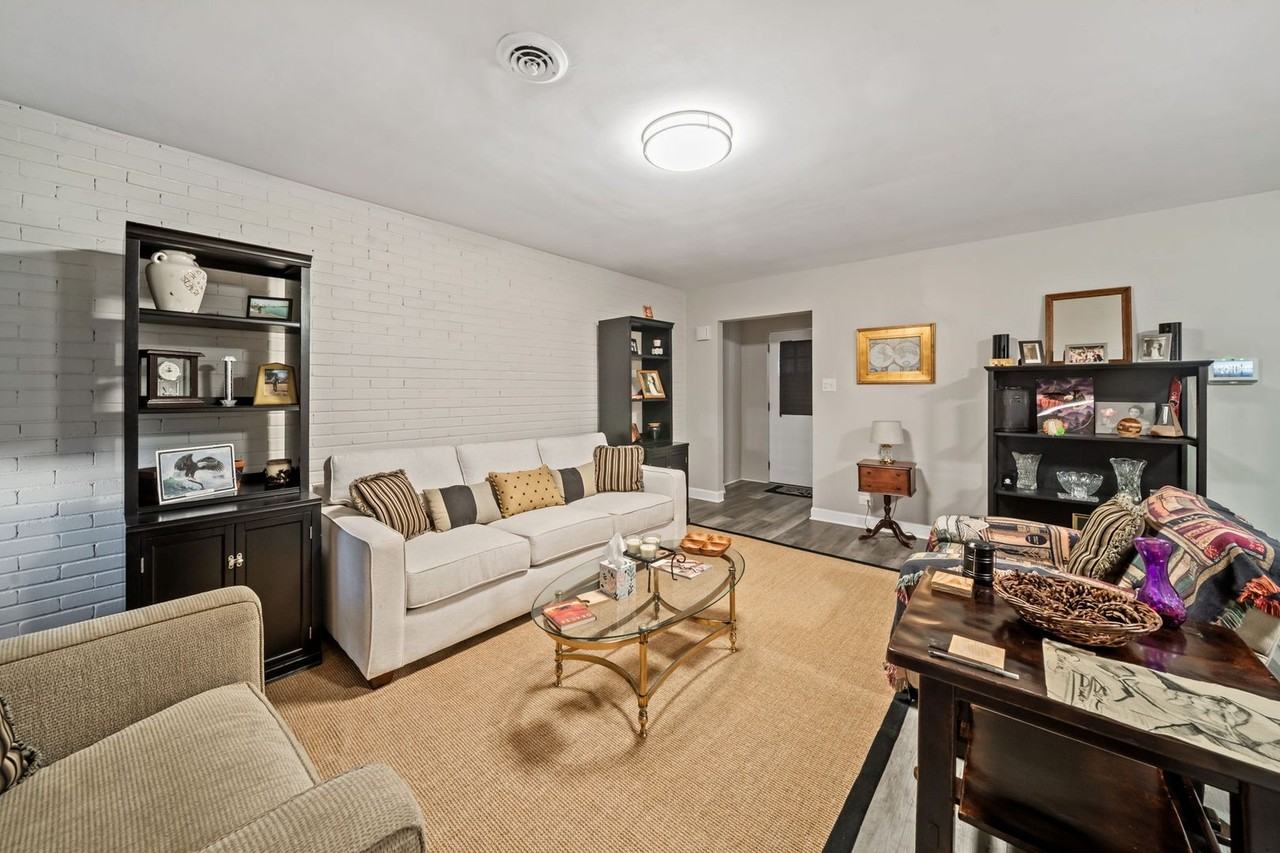 1436 Portsmouth Ave - Photo 6 of 28