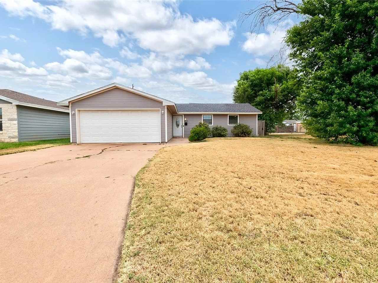 4802 S 6th St - Photo 3 of 34