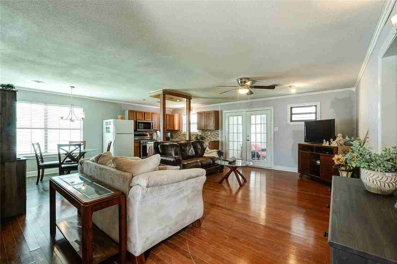 4802 S 6th St - Photo 5 of 34