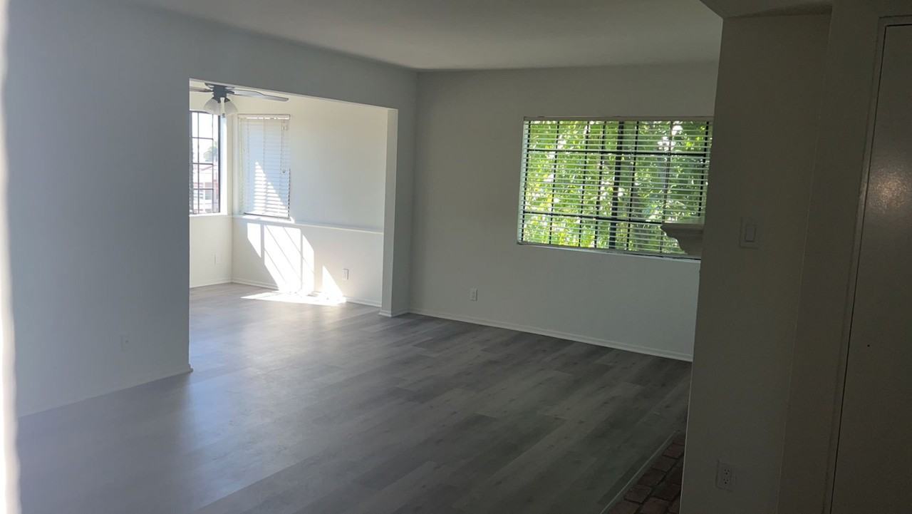 115 - 210 N Belmont - Photo 3 of 4