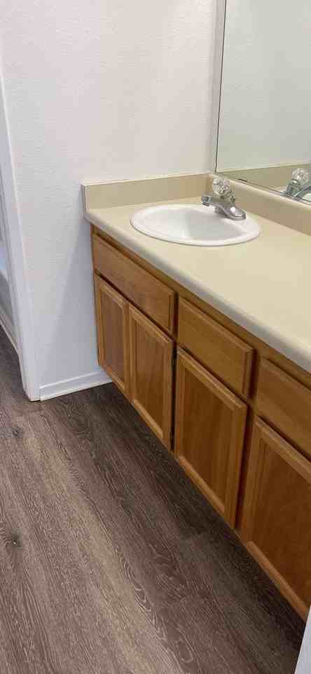 924 Zaragoza St - Photo 7 of 9