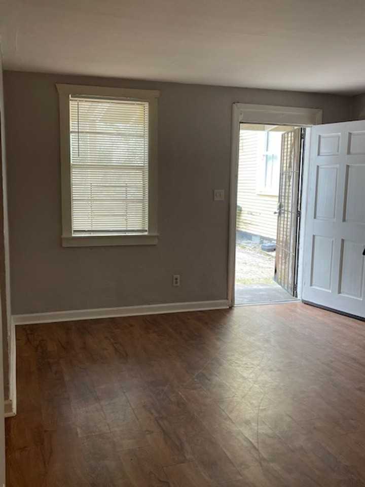 1117 E 32nd St #A - Photo 2 of 26