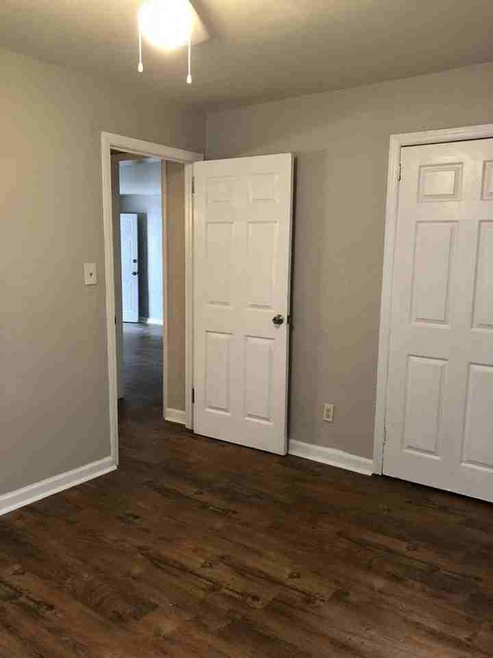 1117 E 32nd St #A - Photo 7 of 26