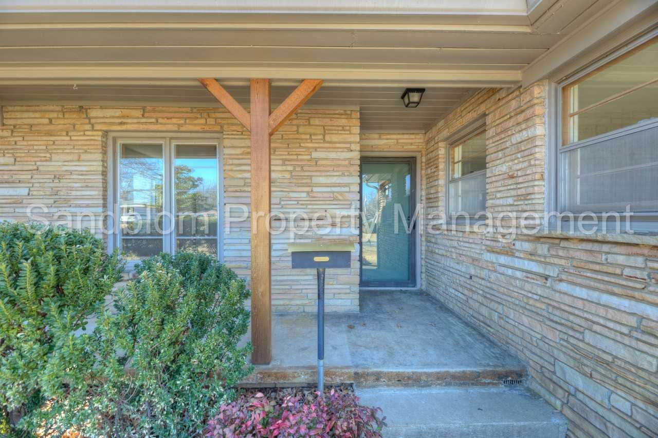 4012 S Toledo Ave - Photo 2 of 29