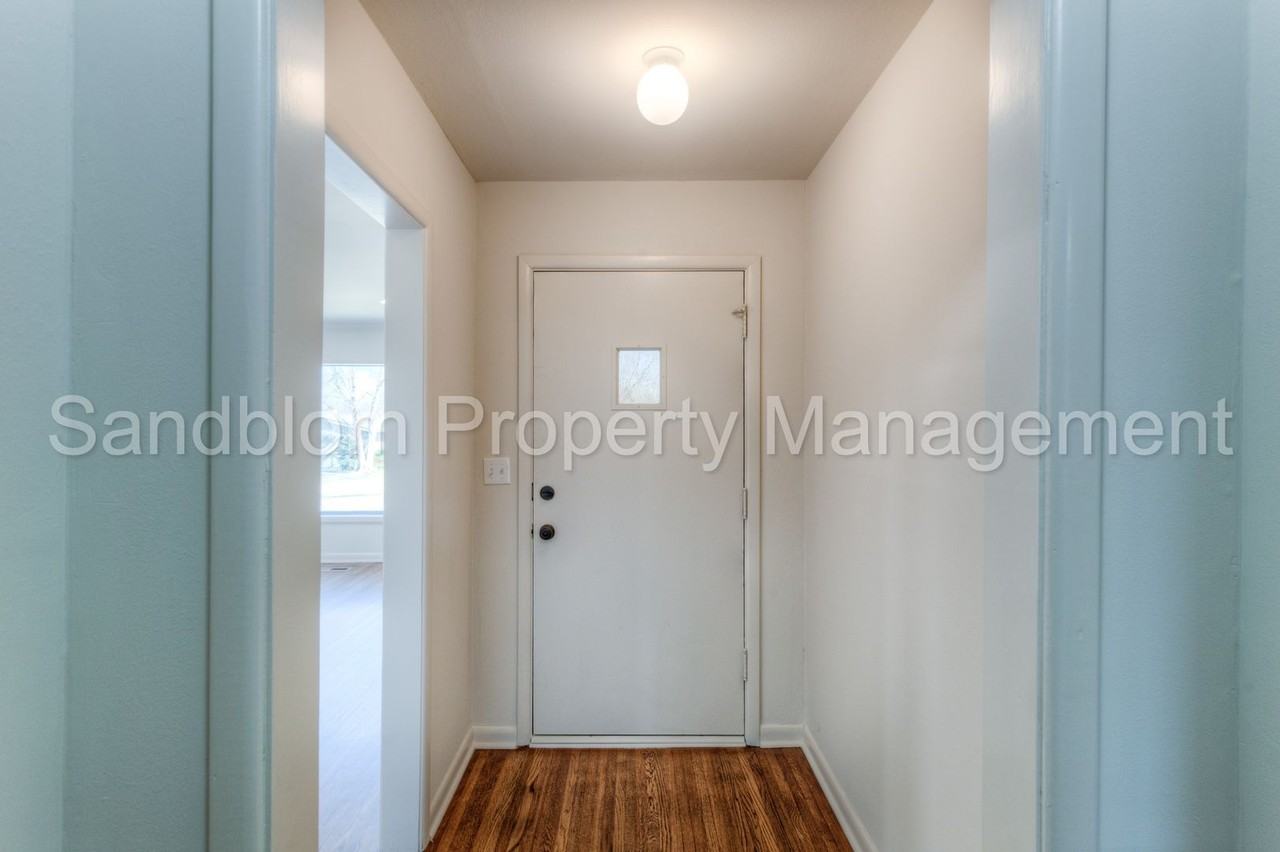 4012 S Toledo Ave - Photo 3 of 29