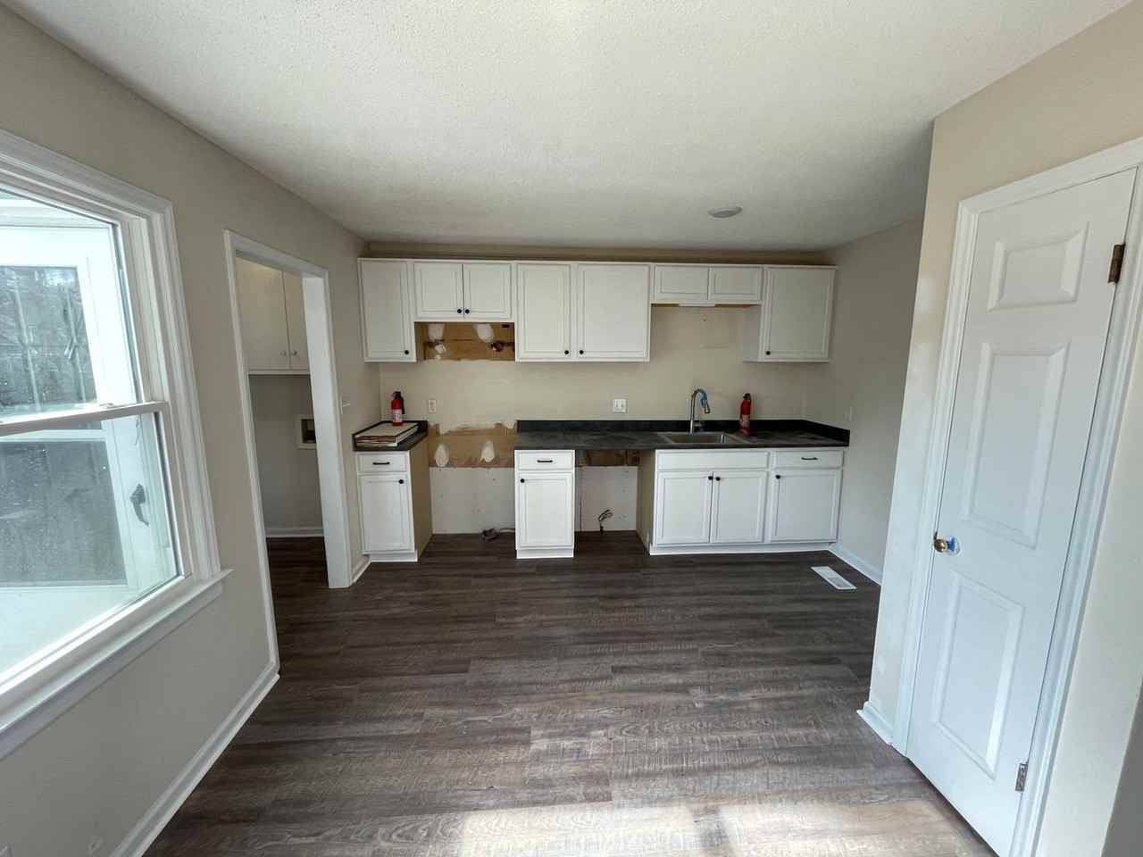 3323 Christopher Dr Nw Apt A - Photo 7 of 11