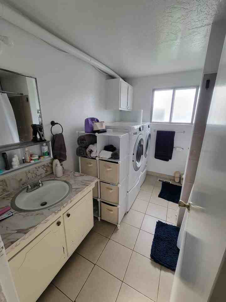 1446 S 320 E - Photo 3 of 6