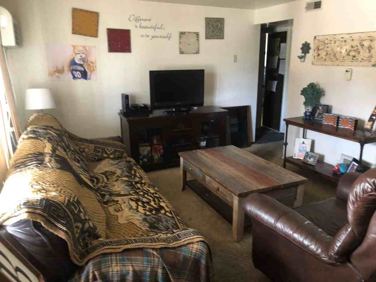 53 E 100 N - Photo 2 of 5