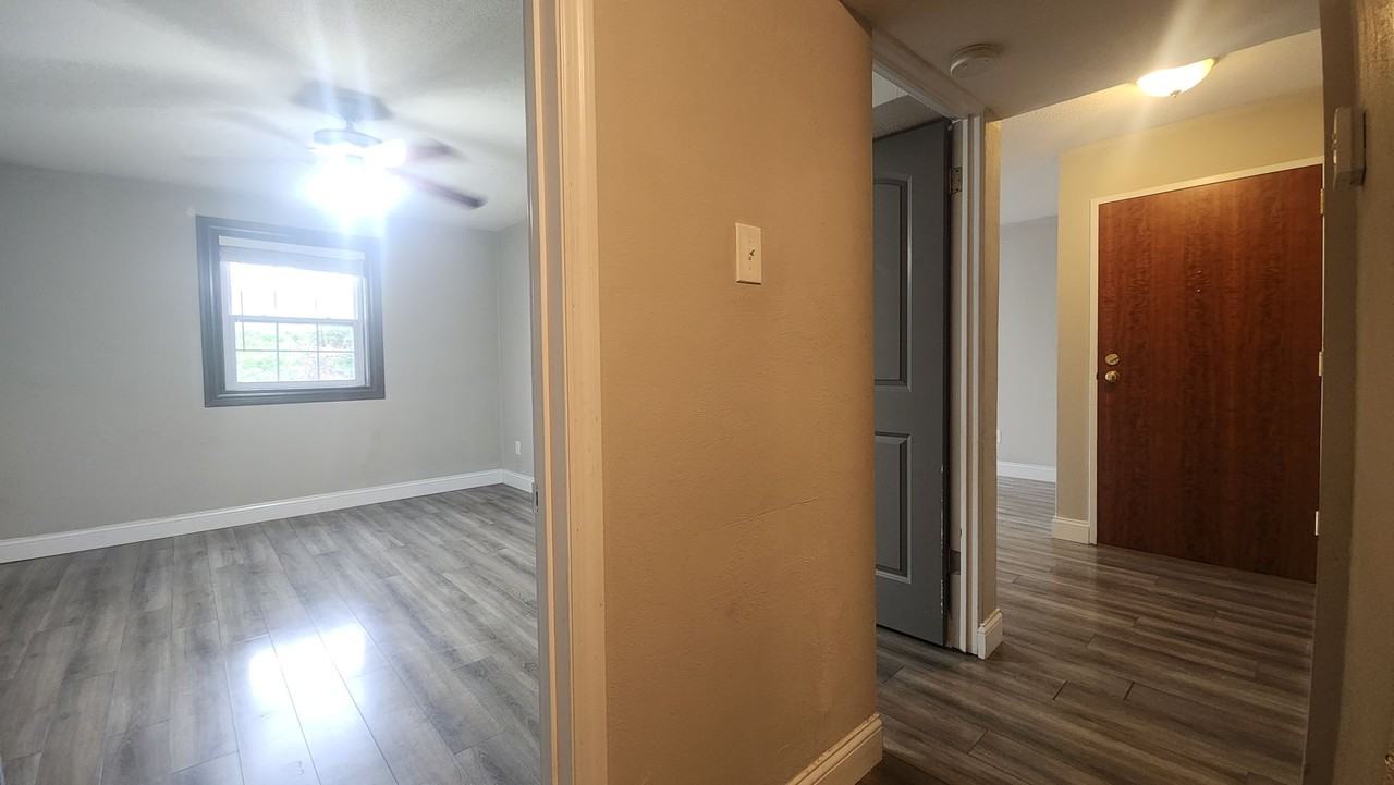 8717 Watson Rd - Photo 4 of 10