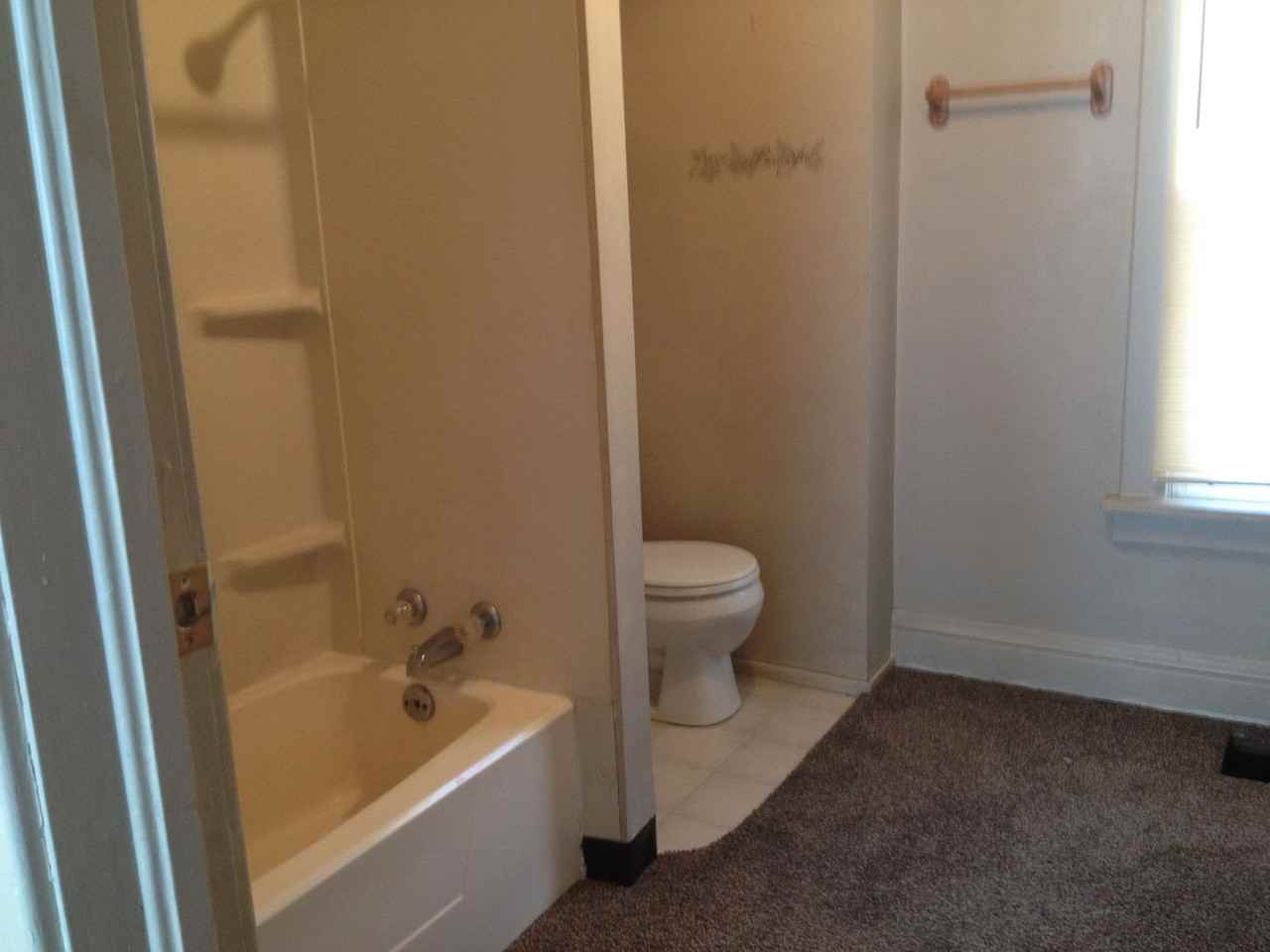 420 4th St Se - Photo 3 of 6