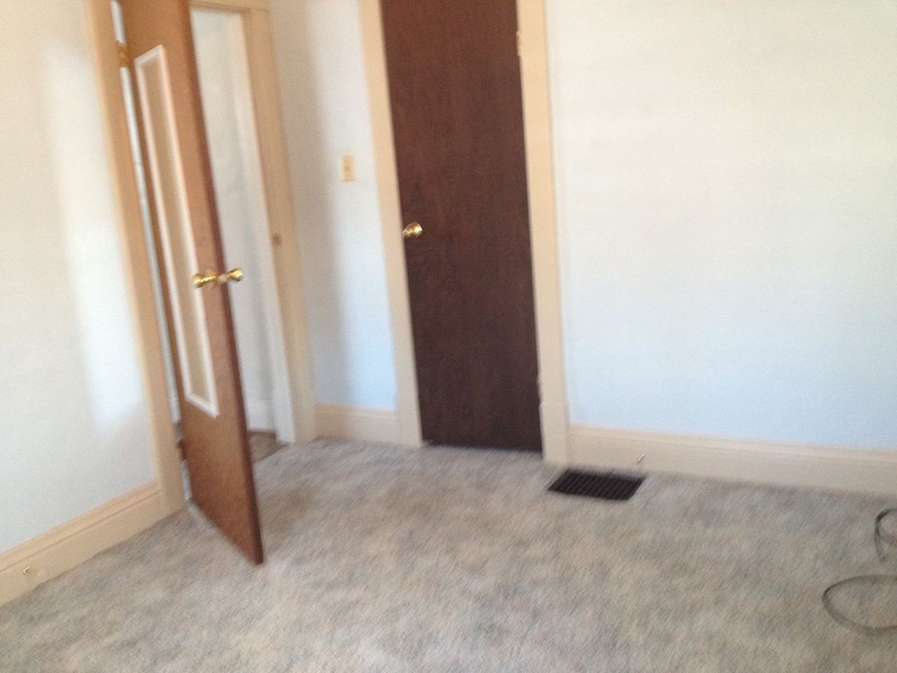 420 4th St Se - Photo 5 of 6