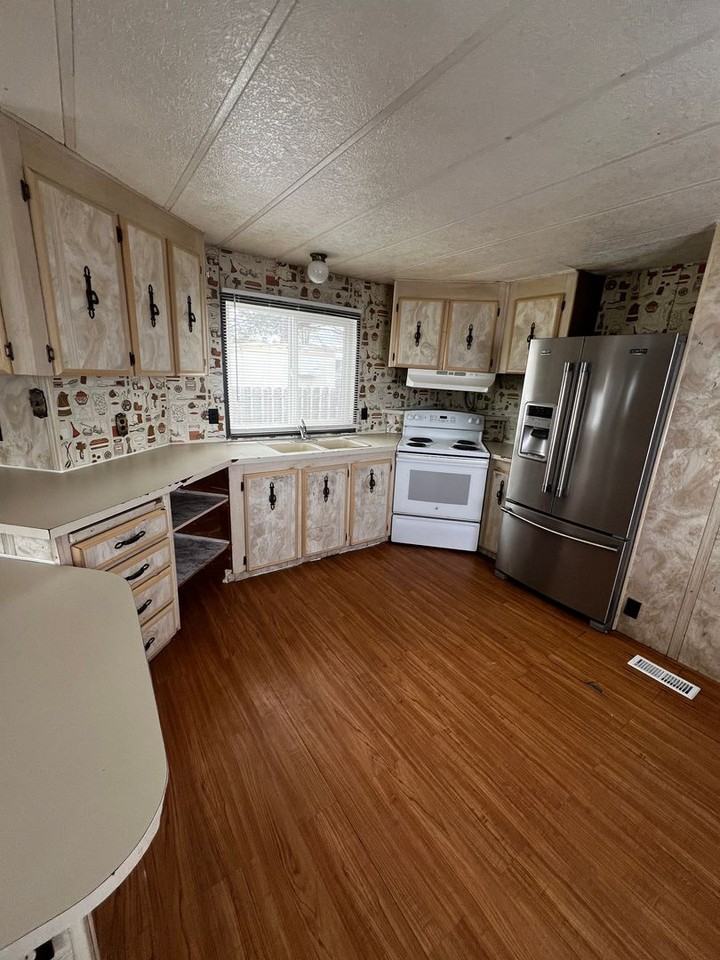 485 Chickadee Dr - Photo 6 of 10