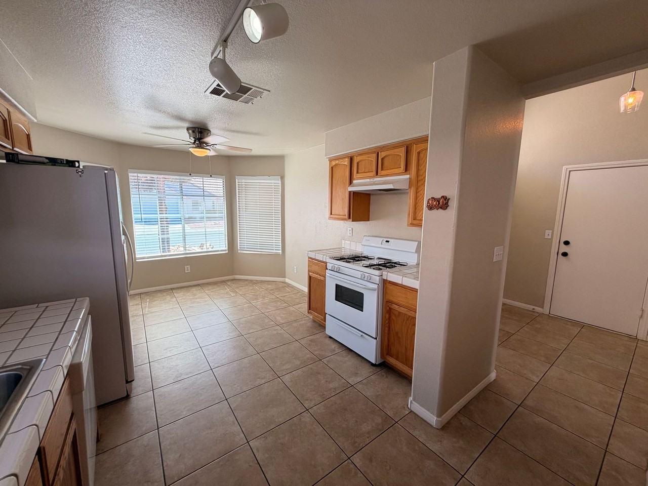 3106 Alfa Romero Ave - Photo 5 of 25