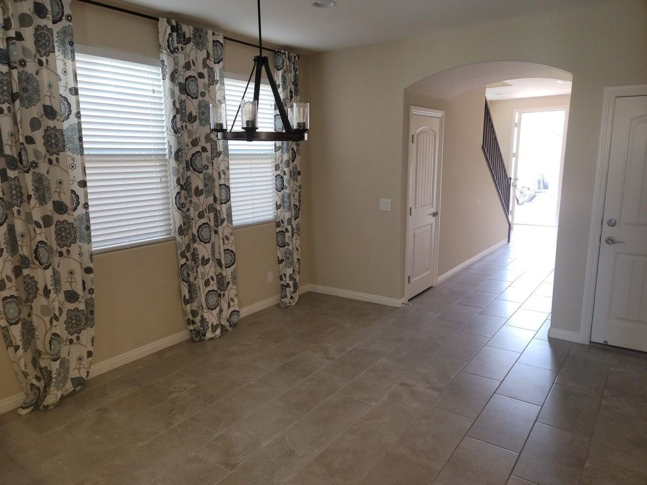 2919 Tremont Ave - Photo 3 of 23